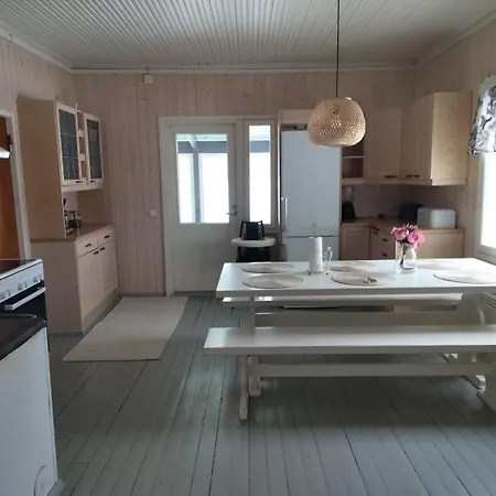 Omakotitalo Maaseudulla Laehellae Lahtea