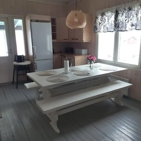 Omakotitalo Maaseudulla Laehellae Lahtea Villa *