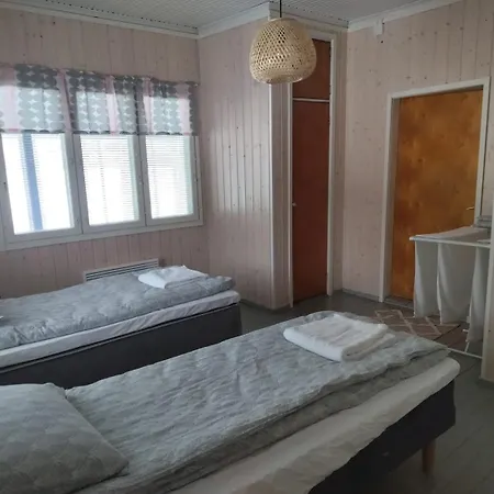 Omakotitalo Maaseudulla Laehellae Lahtea *