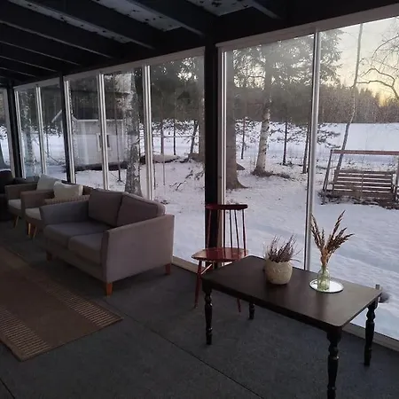 Omakotitalo Maaseudulla Laehellae Lahtea