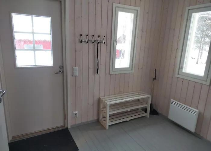 Omakotitalo Maaseudulla Laehellae Lahtea Вилла *