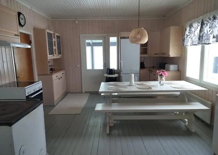 Omakotitalo Maaseudulla Laehellae Lahtea